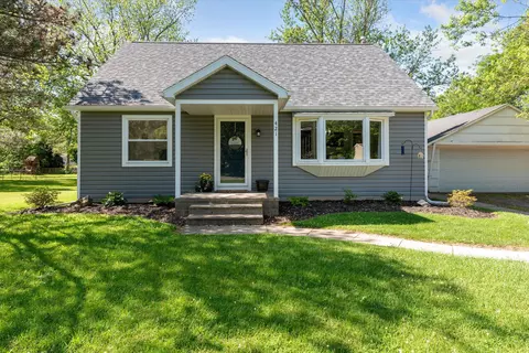 421 Ash St, Carleton, MI 48117