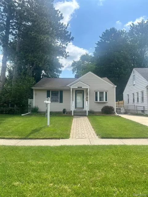 3315 Pershing St, Wayne, MI 48184