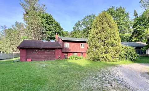 7178 N Seymour Rd, Flushing, MI 48433
