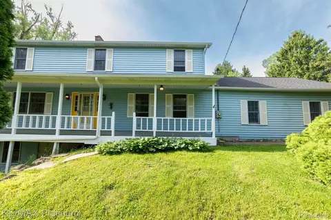 10076 Gordon Rd, Tyrone, MI 48430