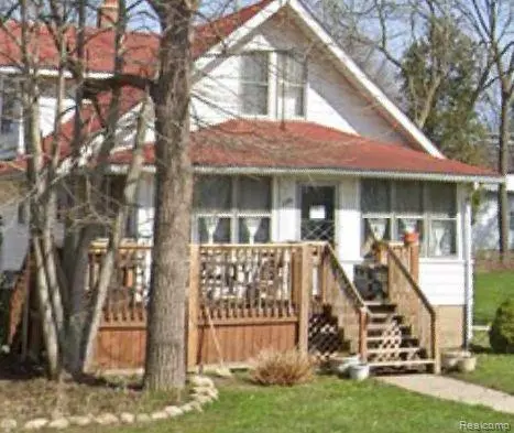 125 E Main St, Otisville, MI 48463