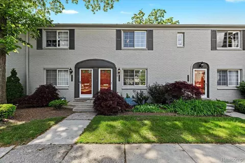 750 Graefield Ct, Birmingham, MI 48009