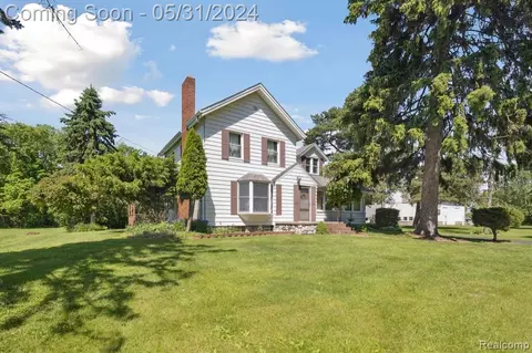 5533 N Fowlerville Rd, Fowlerville, MI 48836