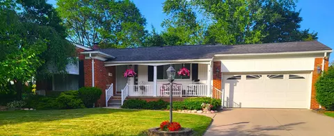 16736 Pollyanna St, Livonia, MI 48154