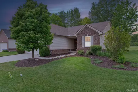33504 Bay Hill Dr, Romulus, MI 48174