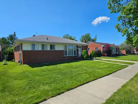 2990 Maxwell St, Trenton, MI 48183