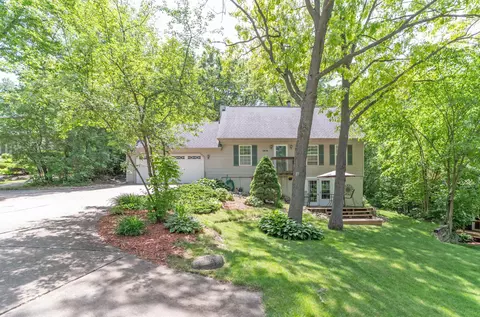 1670 Ridge Rd, White Lake, MI 48383