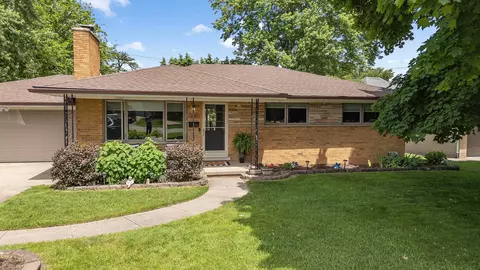 8417 Saint John St, Shelby Township, MI 48317