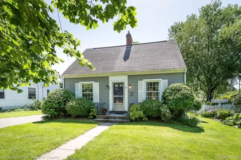 7915 4th St, Dexter, MI 48130