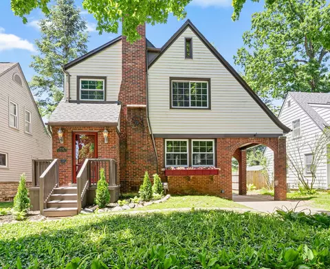 1031 Edgewood Dr, Royal Oak, MI 48067