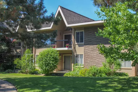 1975 Klingensmith Rd 22 Two Rd #22, Bloomfield Township, MI 48302