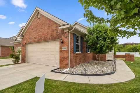 13300 Shire Ln, Southgate, MI 48195
