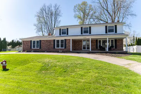 5325 Saint Richard Dr, Shelby Township, MI 48316