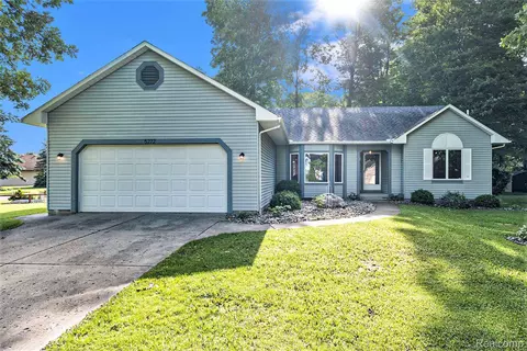 5272 Lin Hill Dr, Mundy, MI 48473