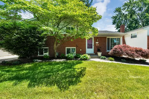 9721 Mueller St, Taylor, MI 48180