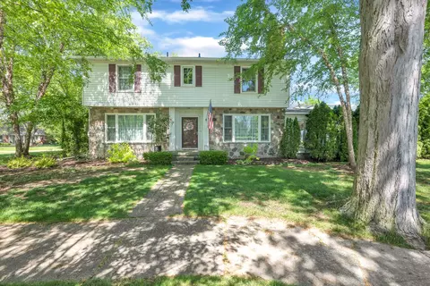 1531 Golfview Dr, Dearborn, MI 48128