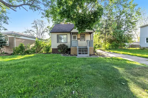 22061 Piper Ave, Eastpointe, MI 48021