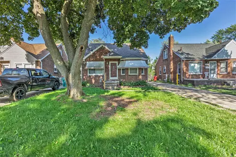 23140 David Ave, Eastpointe, MI 48021