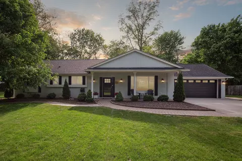 5332 Van Ness Dr, Bloomfield Township, MI 48302