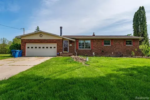 1349 W Cook Rd, Mundy, MI 48439