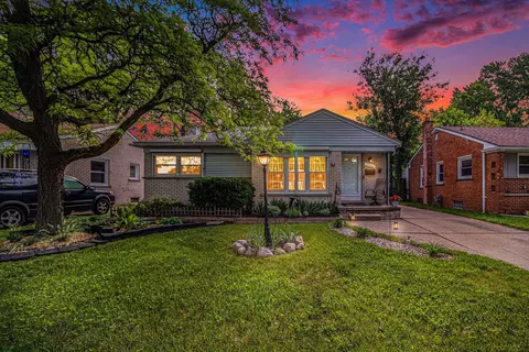 17662 Gaylord, Redford, MI 48240