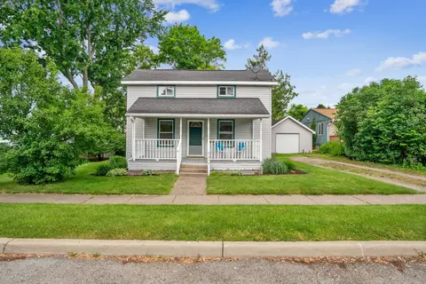 210 S Barnard St, Howell, MI 48843