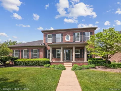 49594 Courtyard Ln, Canton, MI 48188