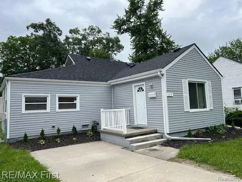 139 W Jarvis Ave, Hazel Park, MI 48030