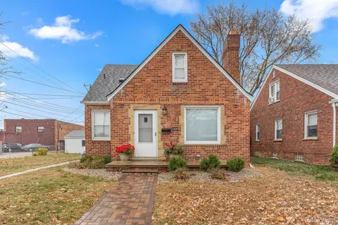 2224 N Denwood St, Dearborn, MI 48128
