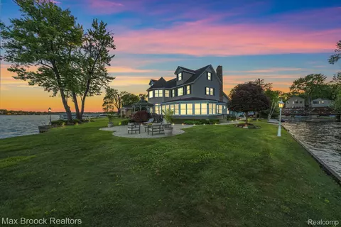 4659 Linwood St, West Bloomfield, MI 48324