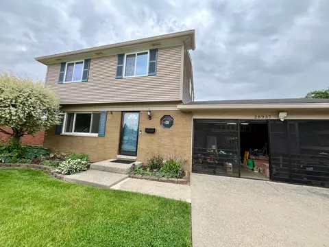 28937 Alvin St, Garden City, MI 48135