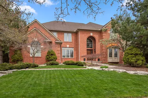 47114 Timberwood Dr, Plymouth, MI 48170