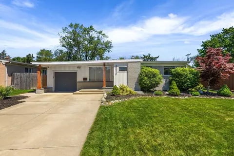 22519 Saint Joan St, Saint Clair Shores, MI 48080
