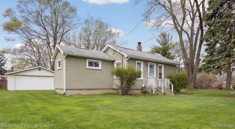 4127 Douglas Ave, Flint, MI 48506