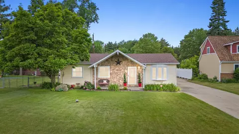 3733 Cheryl Dr, Commerce, MI 48382