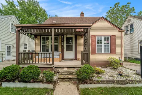 25273 Dartmouth St, Dearborn Heights, MI 48125