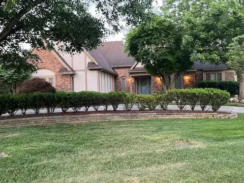 29888 Harrow Dr, Farmington Hills, MI 48331
