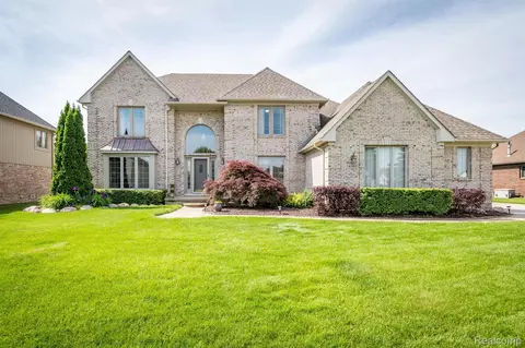 4380 Allegheny Dr, Sterling Heights, MI 48314