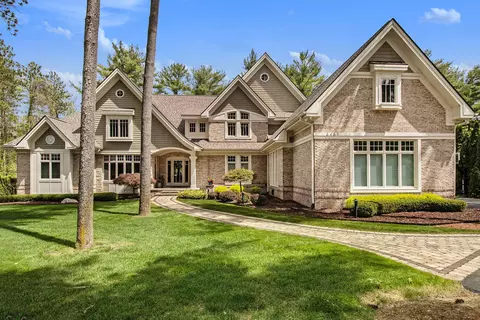 5457 River Ridge Dr, Genoa, MI 48116