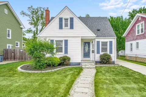 1366 Pearson St, Ferndale, MI 48220