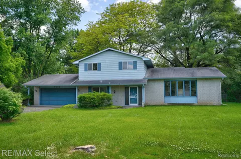 6025 Lancaster Dr, Flint, MI 48532