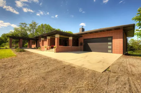 5465 E Allen Rd, Deerfield, MI 48855