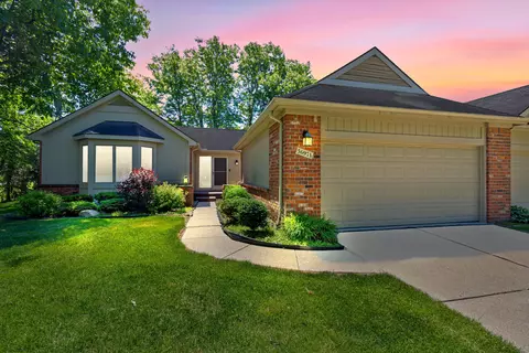 36971 Sandalwood, Farmington Hills, MI 48331