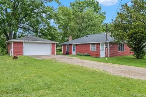 6970 Oxbow Ln, Flint, MI 48506 photo 1