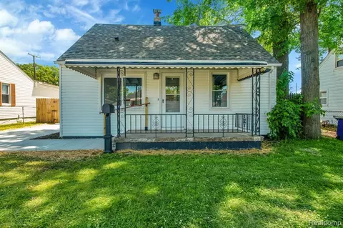 54 E Brockton Ave, Madison Heights, MI 48071