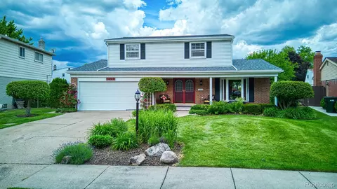 37094 Gary Dr, Sterling Heights, MI 48310