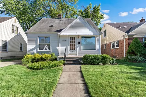 21045 Carlysle St, Dearborn, MI 48124