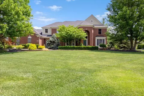 11200 Fellows Creek Dr, Plymouth, MI 48170