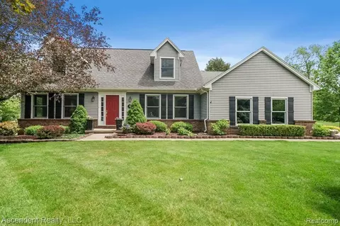 3191 Landview Dr, Rochester, MI 48306