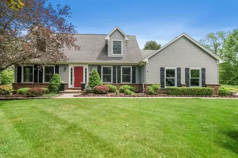 3191 Landview Dr, Oakland, MI 48306